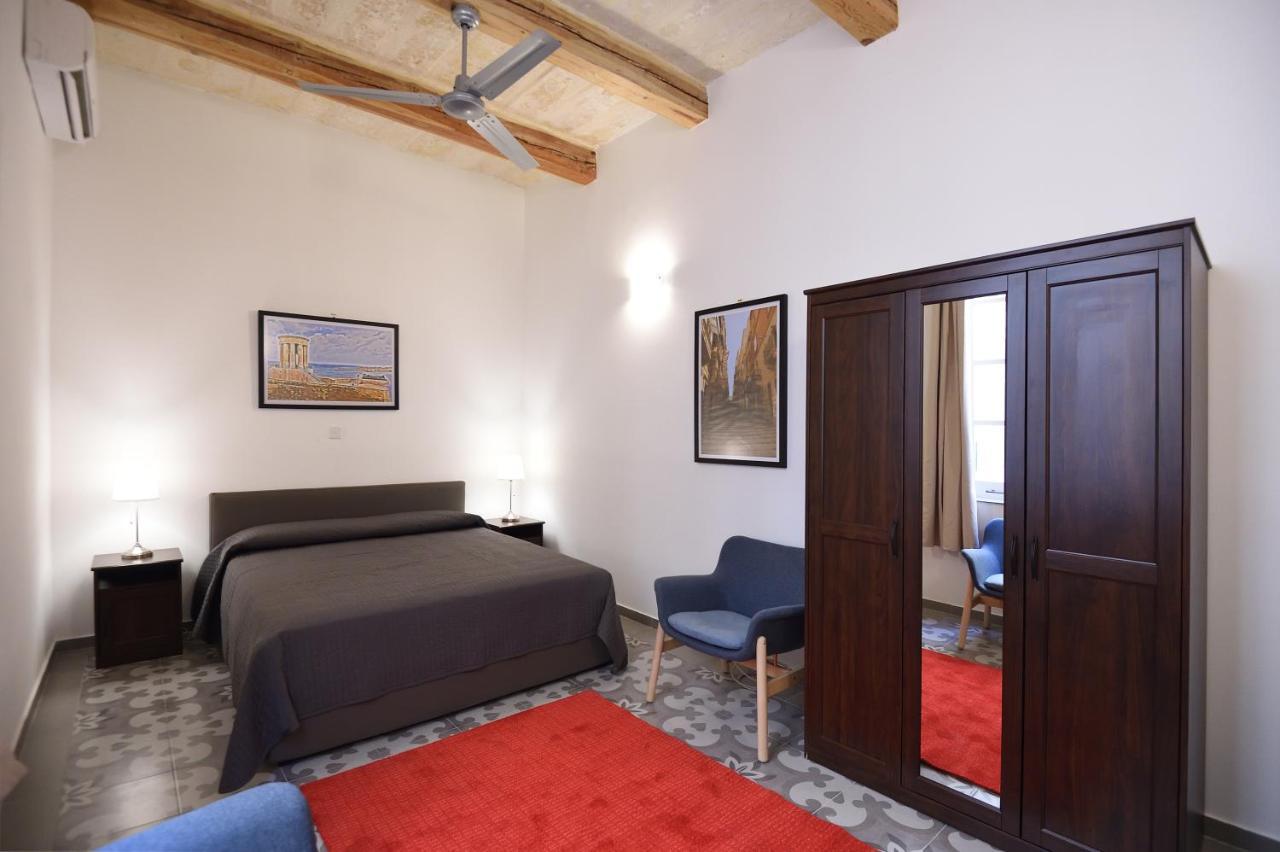 Grand Harbour Apartments 弗洛里亚纳 外观 照片