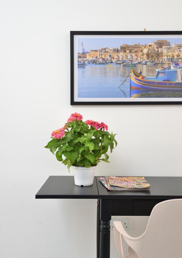 Grand Harbour Apartments 弗洛里亚纳 外观 照片